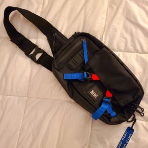 Oath Endurance Crossbody